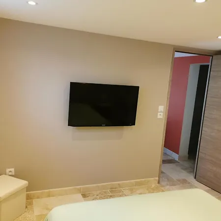 Drome Des Collines Apartment